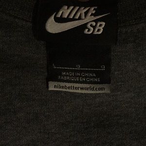 Nike Sweaters - Nike sb crew neck sweatshirt Nike Sweaters - Nike sb crew neck sweatshirt